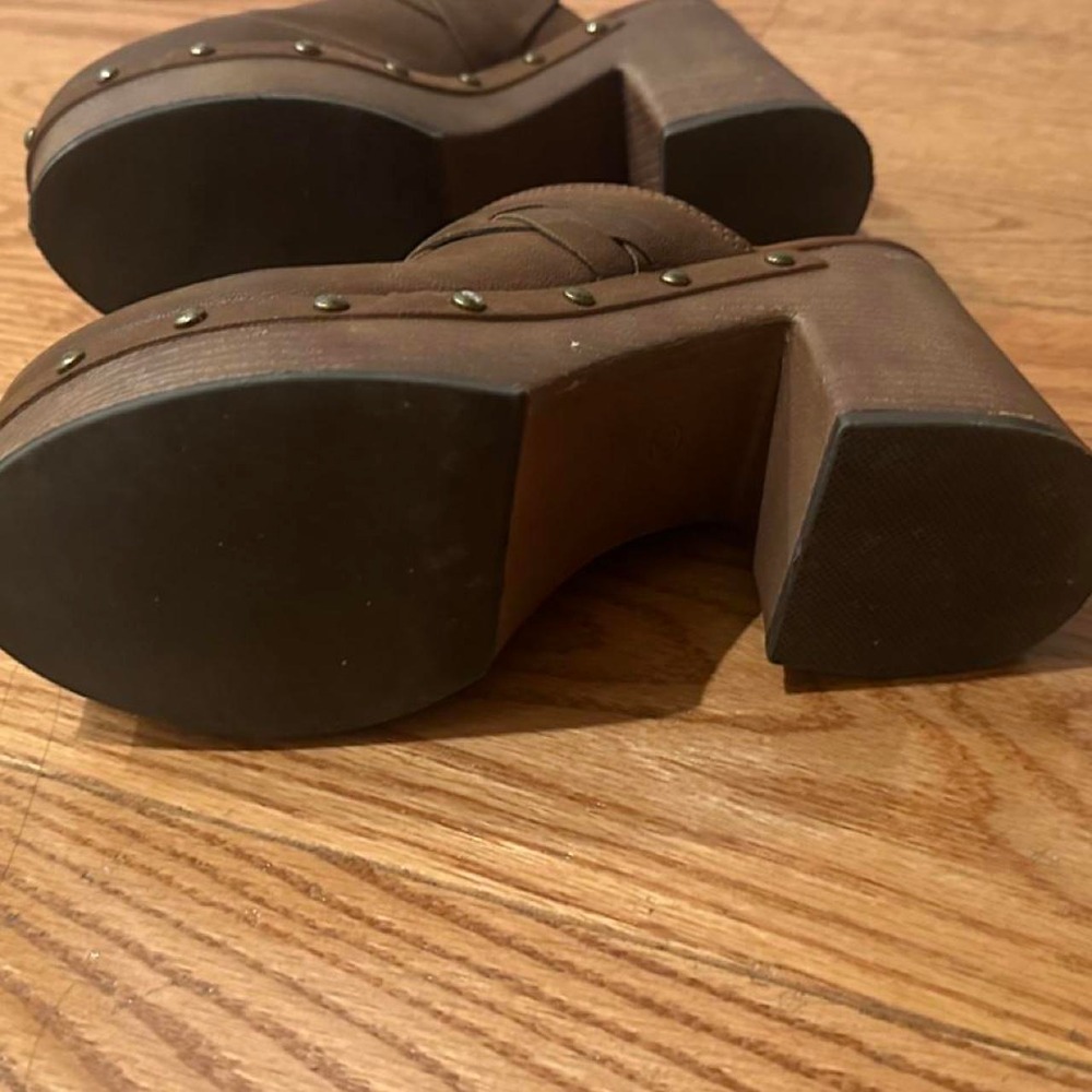 Brown Platform Clogs - Picture 4 of 6